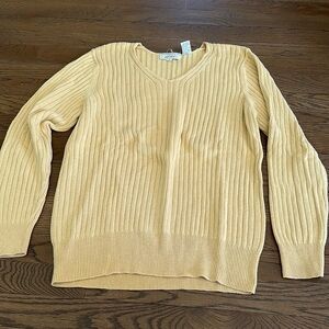 Lord & Taylor Women’s Knit V-Neck - Size Medium